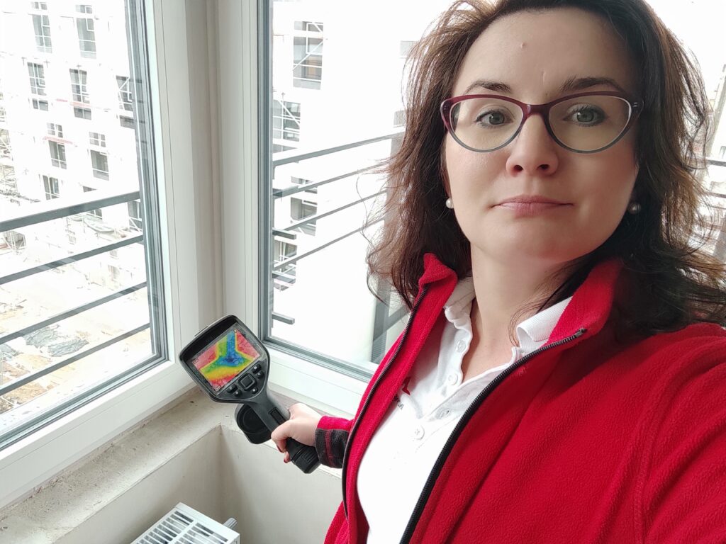 nieszczelne okno narożne – wieje zimnem